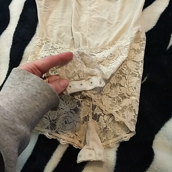 SOLD Bra and camisole jumper lot - Picture 5 of 5